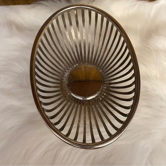 Vintage Silver plated wire fruit basket made in Hong Kong - Picture 6 of 13